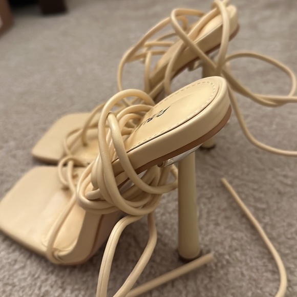 Sandals from Desire - Picture 2 of 2